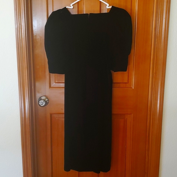 Vintage Cachet Velvet Dress - Picture 2 of 5